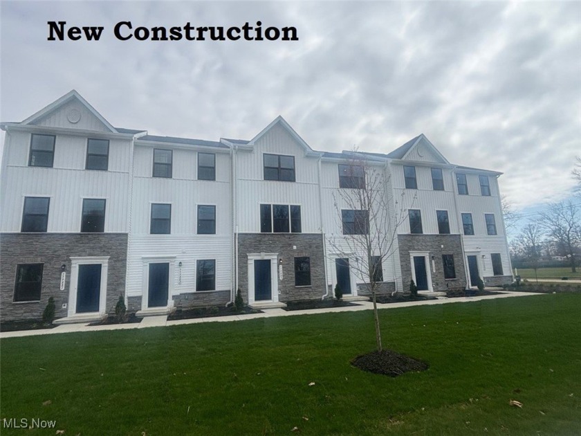 Enjoy convenience to all of your favorite places in - Beach Townhome/Townhouse for sale in Mentor, Ohio on Beachhouse.com