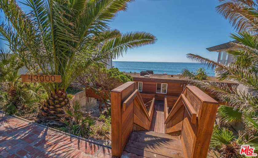 Absolutely charming oceanfront retreat! Just past the county - Beach Home for sale in Malibu, California on Beachhouse.com
