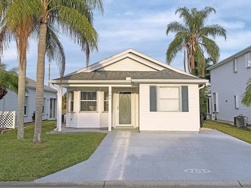 Beautifully renovated villa with golf course and lake views! - Beach Home for sale in Titusville, Florida on Beachhouse.com