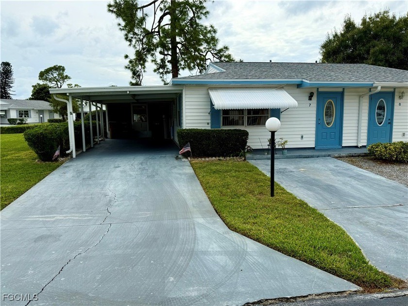 Charming 55+ Home in a Desirable Lehigh Acres Community! Welcome - Beach Home for sale in Lehigh Acres, Florida on Beachhouse.com