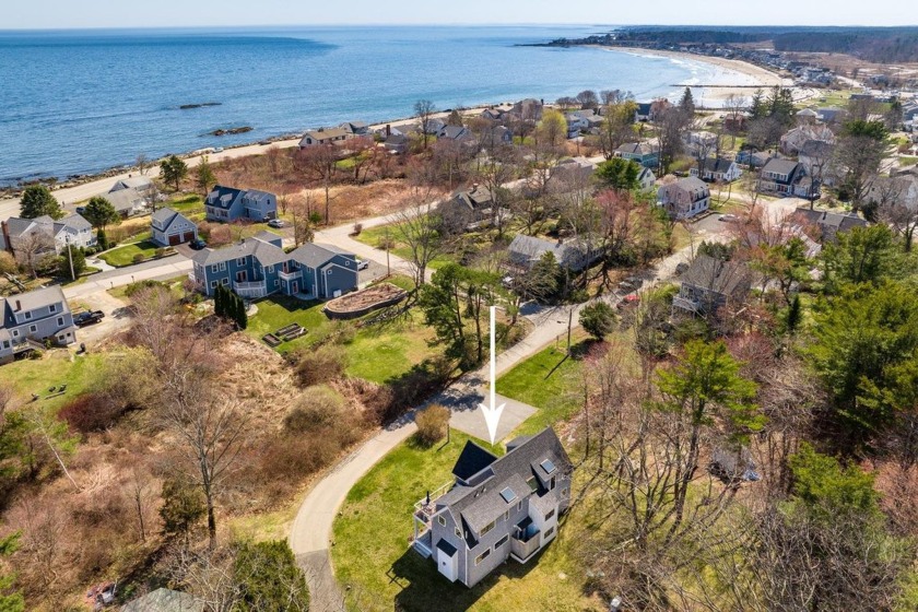 Gorgeous coastal home tucked away in a quiet neighborhood on a - Beach Home for sale in Rye, New Hampshire on Beachhouse.com