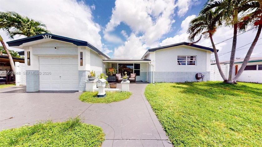 INCOME PROPERTY!!! FEATURES A RENOVATED KITCHEN , UPDATED FLOORS - Beach Home for sale in Lauderdale Lakes, Florida on Beachhouse.com