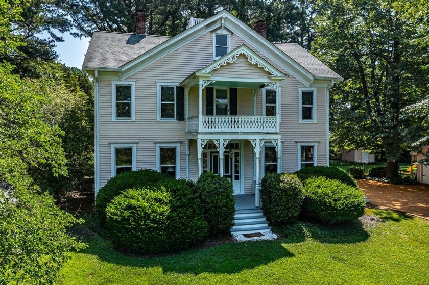19 Cedardale Lane has been called: *The prettiest house in - Beach Home for sale in Irvington, Virginia on Beachhouse.com