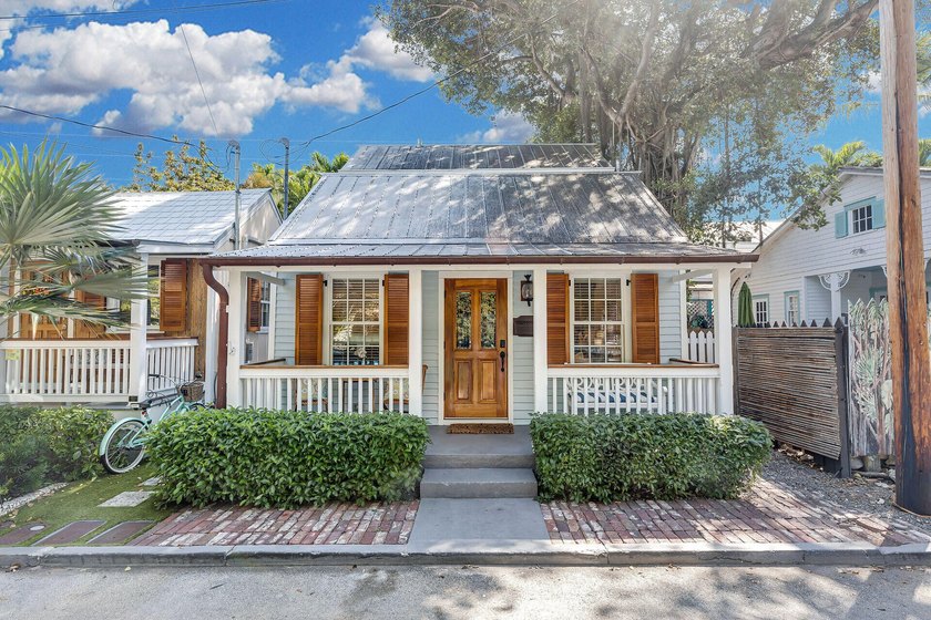 Welcome to 1120 Stump Lane, a beautifully renovated 2-bedroom - Beach Home for sale in Key West, Florida on Beachhouse.com