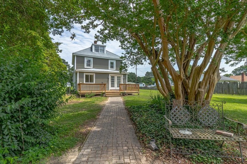 Welcome to 19 Wharton Grove Lane, nestled in the heart of the - Beach Home for sale in Weems, Virginia on Beachhouse.com
