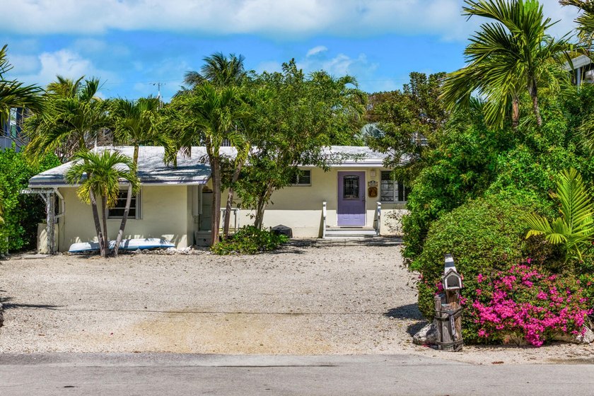 Charming 2-bedroom, 2-bath ground-level canal-front home located - Beach Home for sale in Plantation Key, Florida on Beachhouse.com