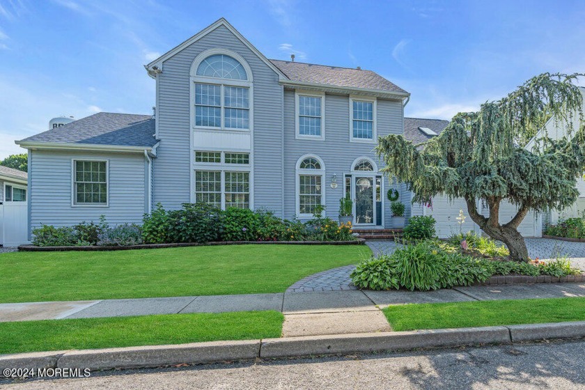 Meticulous 5 bdrm, 3.5 bath canal front home on quiet cul de sac - Beach Home for sale in Point Pleasant, New Jersey on Beachhouse.com