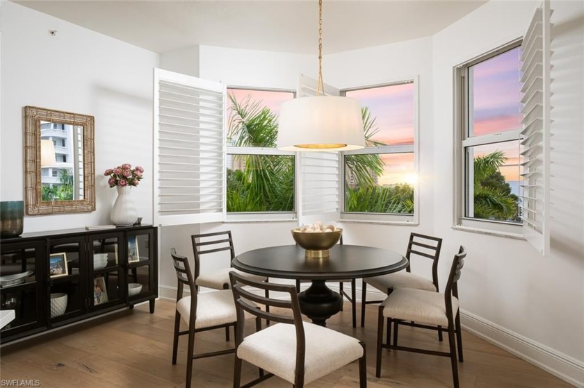 LUXURY MEETS SIMPLICITY. Step into a residence that effortlessly - Beach Condo for sale in Naples, Florida on Beachhouse.com
