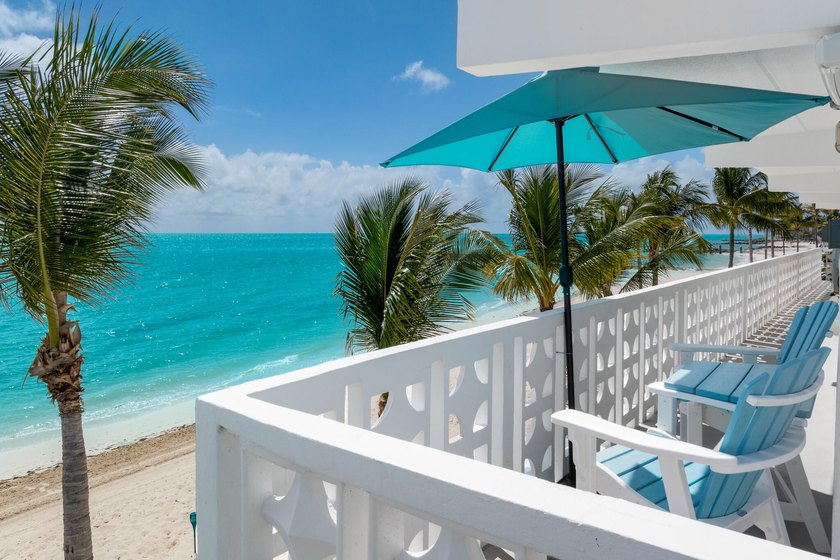 Live as though you're on a tranquil vacation every day in this - Beach Condo for sale in Key Colony Beach, Florida on Beachhouse.com