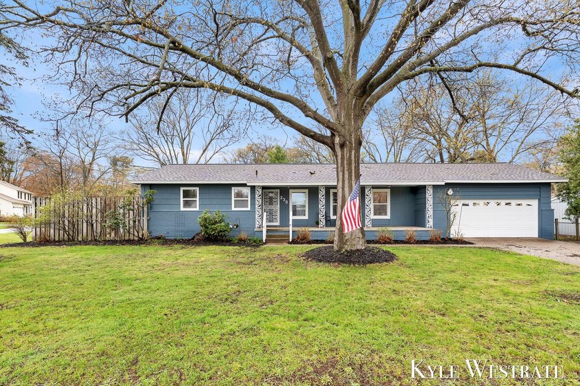 Welcome to 230 California Ave! This 3 bed 1.5 bath home has been - Beach Home for sale in Muskegon, Michigan on Beachhouse.com