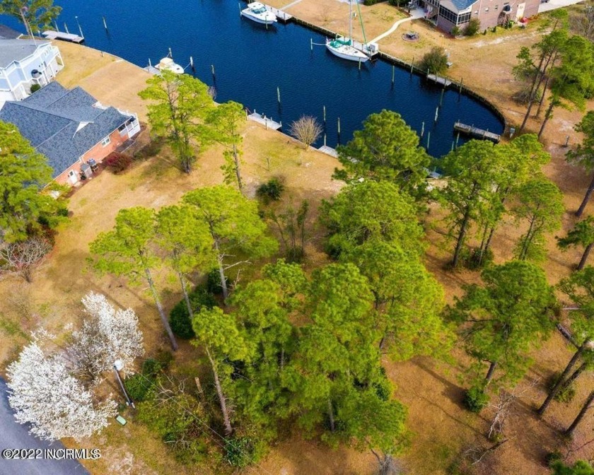 Unbelievable price on this water front lot. Fairfield Harbour - Beach Lot for sale in New Bern, North Carolina on Beachhouse.com