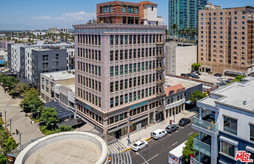 New-York-style loft living in the Historical Insurance Exchange - Beach Condo for sale in Long Beach, California on Beachhouse.com