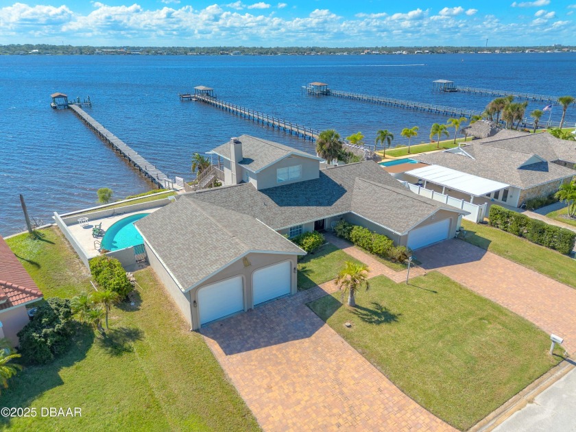 DIRECT RIVERFRONT HOME IN DAYTONA BEACH SHORES!! QUIET WIDE - Beach Home for sale in Daytona Beach, Florida on Beachhouse.com