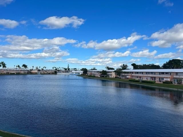 Welcome to you new home... Fabulous 1 bed / 1 bath with *LAKE - Beach Apartment for sale in Hallandale  Beach, Florida on Beachhouse.com