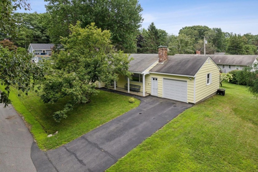 A Cousins Island gem in the Seashore Land Association with - Beach Home for sale in Yarmouth, Maine on Beachhouse.com