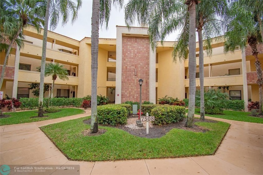 BEST PRICED! Beautifully designed and renovated 2 bedroom/ 2 - Beach Condo for sale in Boca Raton, Florida on Beachhouse.com