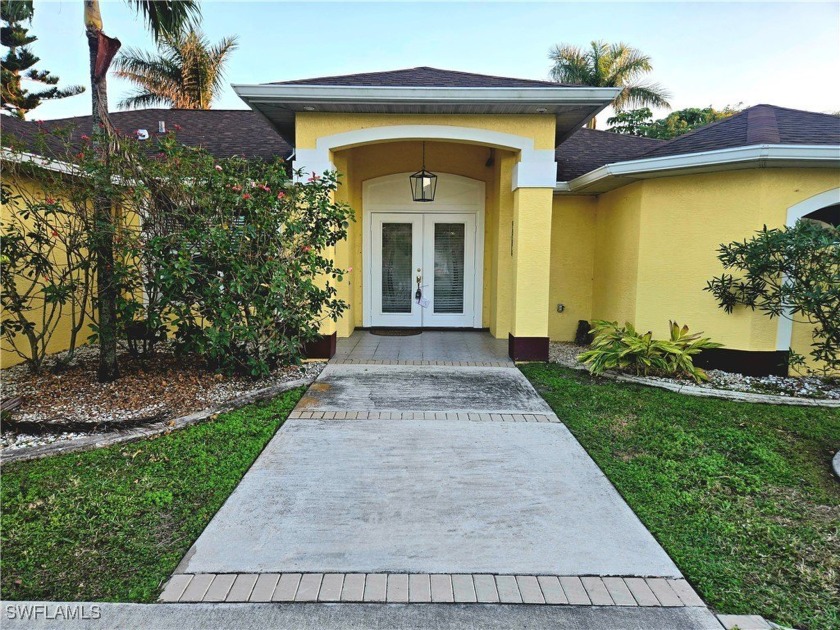 **Waterfront Paradise with Gulf Access in Cape Coral**

This - Beach Home for sale in Cape Coral, Florida on Beachhouse.com