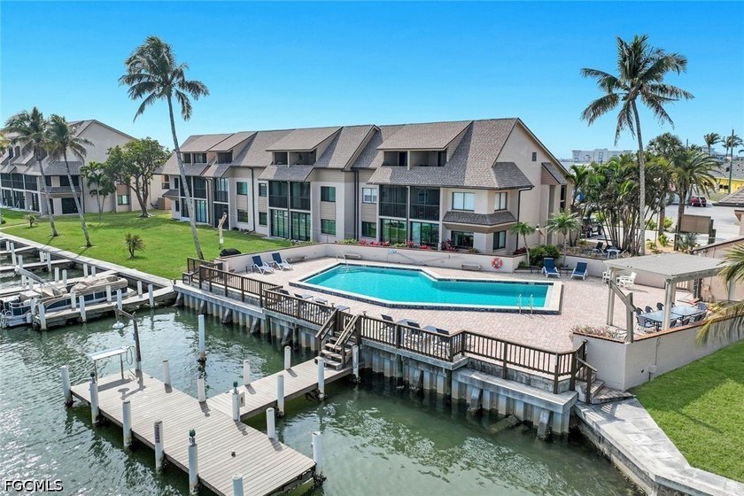Waterfront living at its finest at Sportsmans Cove Yacht & - Beach Condo for sale in Fort Myers Beach, Florida on Beachhouse.com