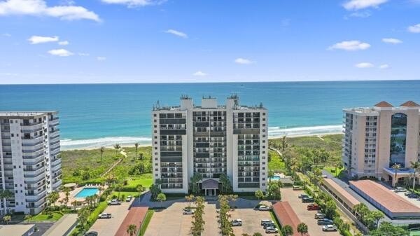 *Discover this luxurious 2-bedroom, 2-bathroom apartment - Beach Condo for sale in Hutchinson Island, Florida on Beachhouse.com