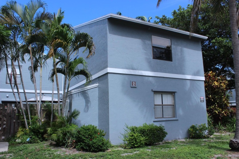 Perfect for investors! This beautiful 2-bedroom, 1.5-bath corner - Beach Condo for sale in Boynton Beach, Florida on Beachhouse.com