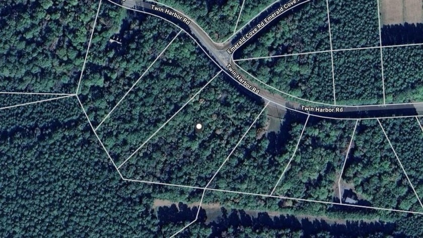 Beautiful wooded lot in a desirable community with common area & - Beach Lot for sale in Reedville, Virginia on Beachhouse.com