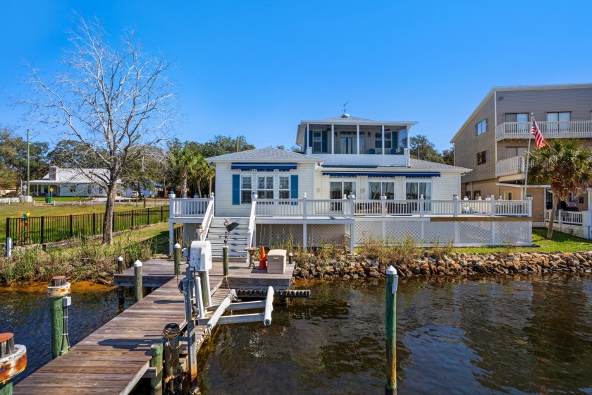This adorable waterfront Florida cottage is exactly what you - Beach Home for sale in Niceville, Florida on Beachhouse.com