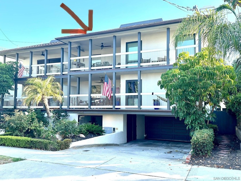 This totally updated 3 bed/2.5 bath condo boasts 1540 sq ft in - Beach Home for sale in Coronado, California on Beachhouse.com