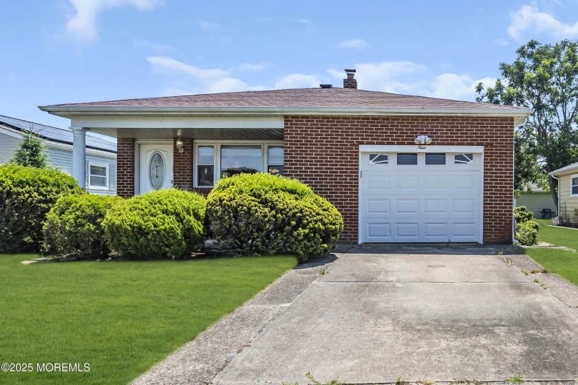 Welcome to Holiday City Carefree, a 55+ active adult community - Beach Home for sale in Toms River, New Jersey on Beachhouse.com