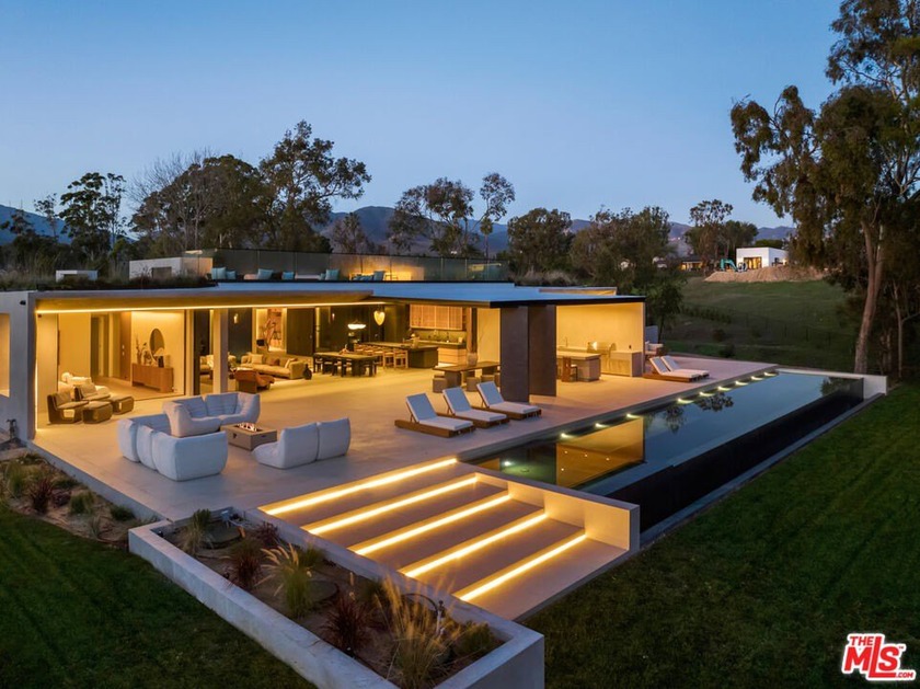 A rare fusion of architectural brilliance, elemental beauty, and - Beach Home for sale in Malibu, California on Beachhouse.com