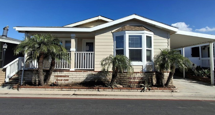 This is a 2006 Cavco home with 3 bedrooms and 2 baths. A great - Beach Home for sale in Huntington Beach, California on Beachhouse.com