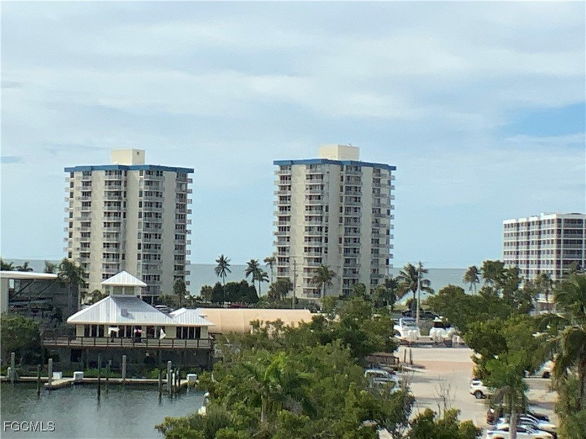 BEACH PENTHOUSE Level with Views of the GULF, end unit , large - Beach Condo for sale in Fort Myers Beach, Florida on Beachhouse.com