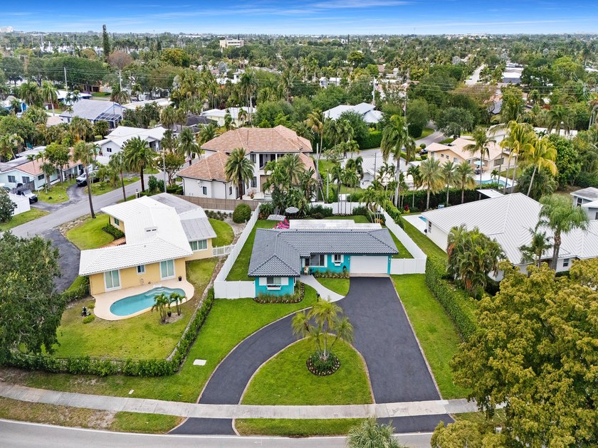 This is a delightful decorator reimagined south Florida home - Beach Home for sale in Lighthouse Point, Florida on Beachhouse.com