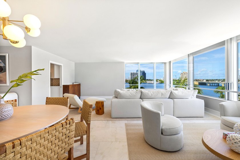 Spacious three bedroom, three bath residence with sweeping - Beach Condo for sale in Palm Beach, Florida on Beachhouse.com