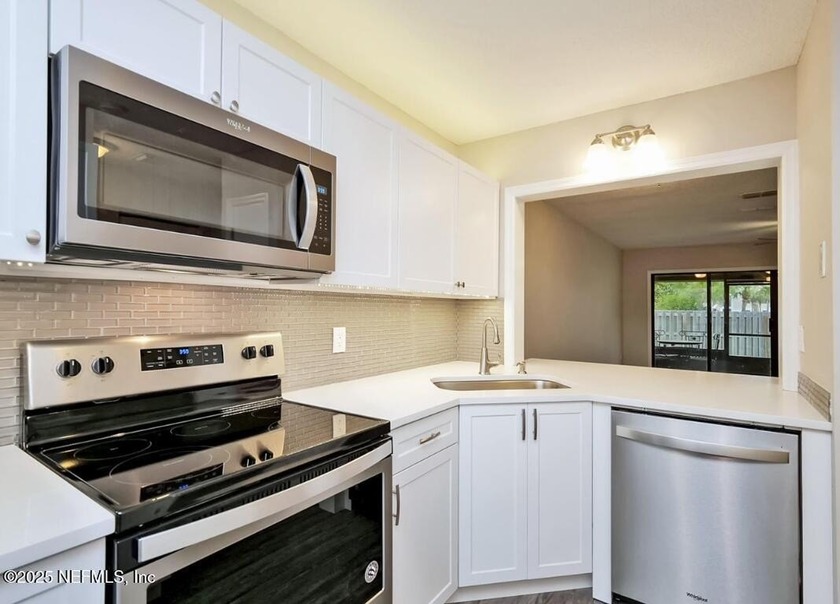 Updated 2bed, 2.5 bath 2-story unit with fireplace, covered - Beach Condo for sale in Ponte Vedra Beach, Florida on Beachhouse.com