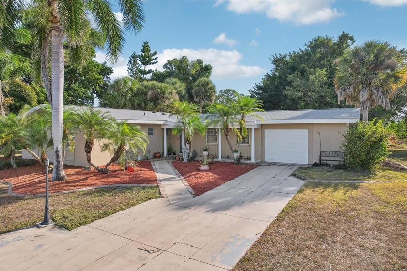 Assumable 4.75% mortgage! Ready to enjoy a fabulous heated - Beach Home for sale in Port Charlotte, Florida on Beachhouse.com