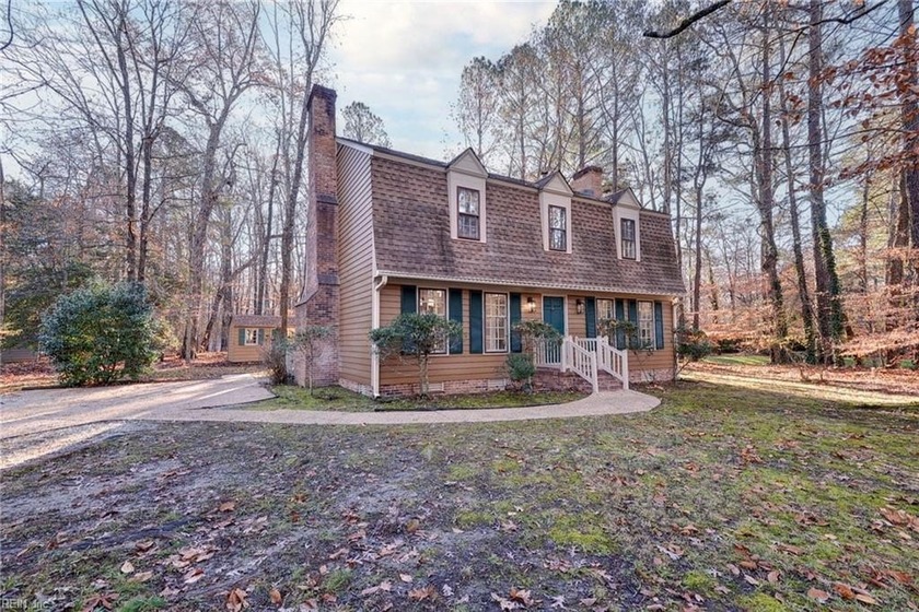 Welcome home to this beautifully updated Colonial in the - Beach Home for sale in Williamsburg, Virginia on Beachhouse.com