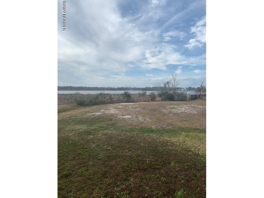 beautiful water front lot in great neighborhood  no build time - Beach Lot for sale in Sneads Ferry, North Carolina on Beachhouse.com