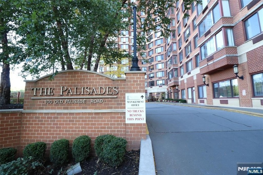 This luxury highrise condo is located in the heart of Fort Lee - Beach Home for sale in Fort Lee, New Jersey on Beachhouse.com