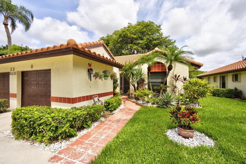 Wow Wow Wow  this 3 bdrm villa has been completely renovated - Beach Home for sale in Boynton Beach, Florida on Beachhouse.com