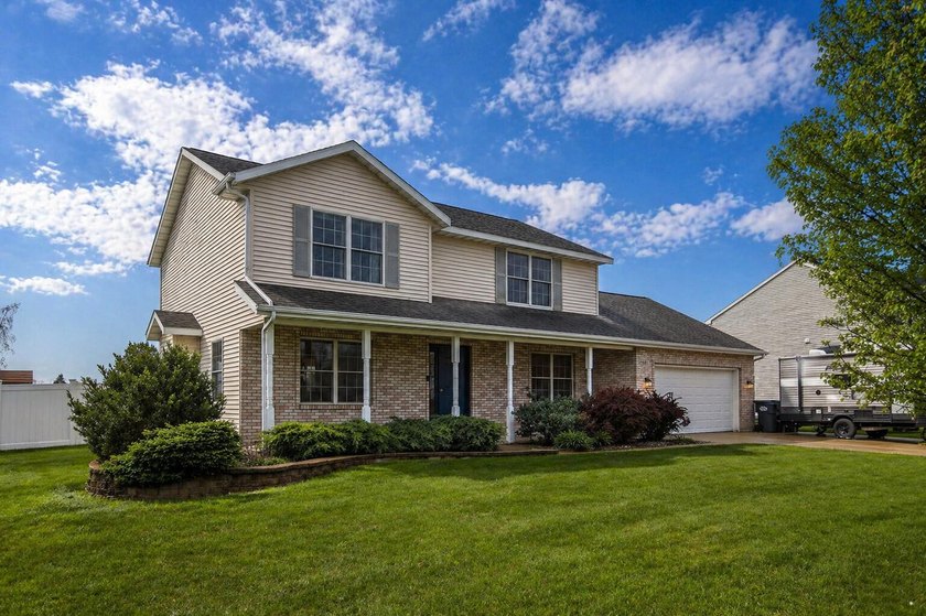 Welcome to this well-maintained traditional two-story home - Beach Home for sale in Saint Joseph, Michigan on Beachhouse.com