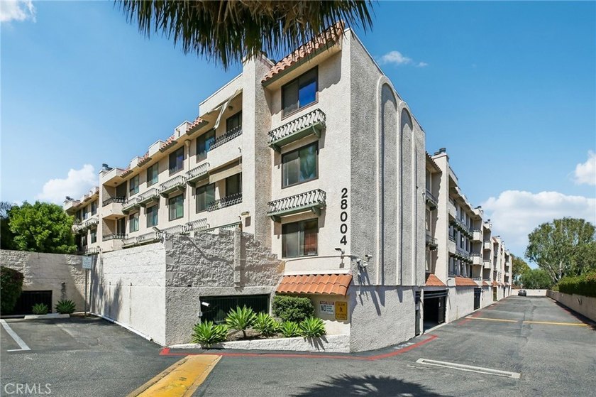 Welcome to Casa Verde Estates in San Pedro, where this spacious - Beach Condo for sale in San Pedro, California on Beachhouse.com
