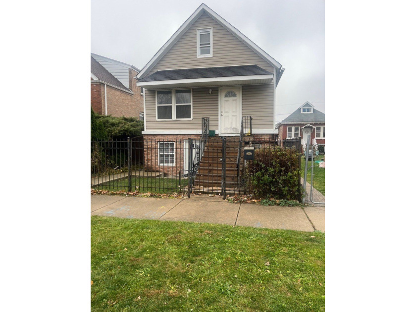 Single family brick and frame finish attic to family expansion 4 - Beach Home for sale in Chicago, Illinois on Beachhouse.com