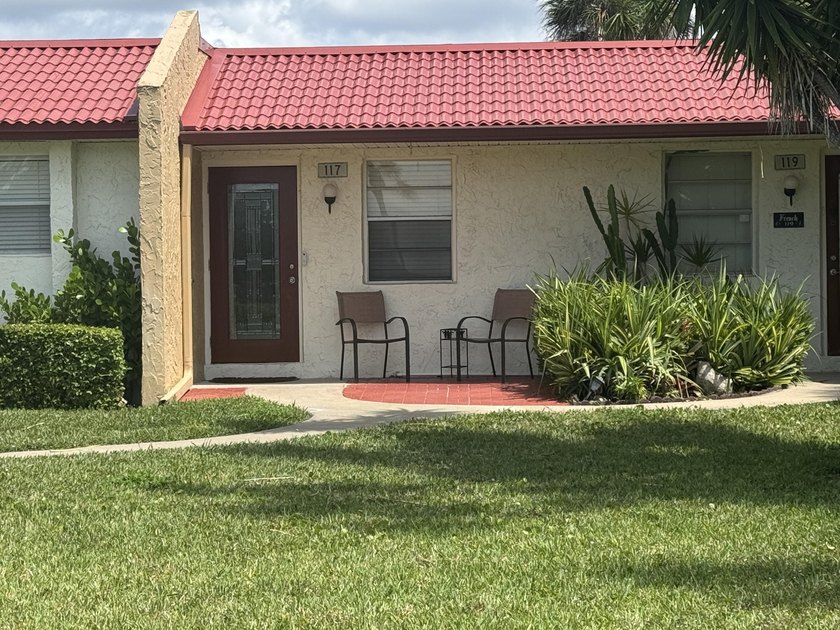 Beautifully remodeled 2-bedroom, 2-bath villa located in the - Beach Condo for sale in West Palm Beach, Florida on Beachhouse.com