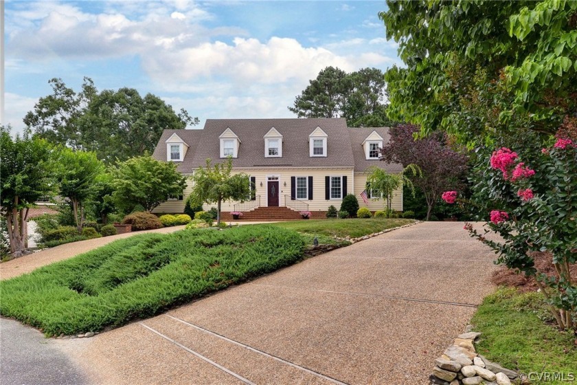 Located at the end of a serene cul-de-sac in Ford's Colony, this - Beach Home for sale in Williamsburg, Virginia on Beachhouse.com