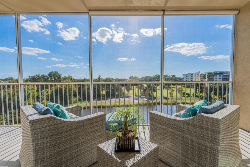 Welcome to the Golf Lake community. Pride of ownership.  This - Beach Condo for sale in Largo, Florida on Beachhouse.com