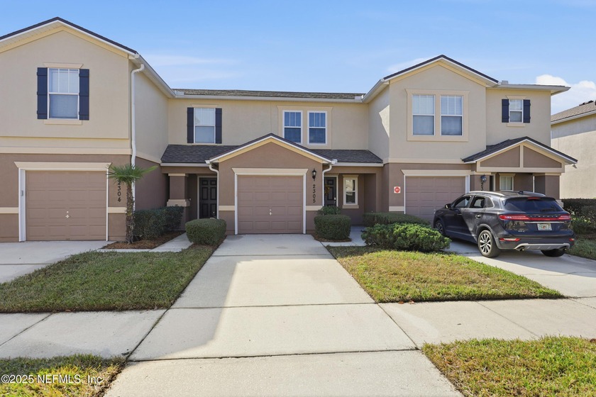 Beautifully maintained and truly move-in ready! This immaculate - Beach Condo for sale in Fleming Island, Florida on Beachhouse.com