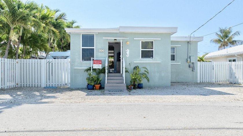 Adorable and Affordable! Turn-Key Conch House!  A newly - Beach Home for sale in Key Largo, Florida on Beachhouse.com
