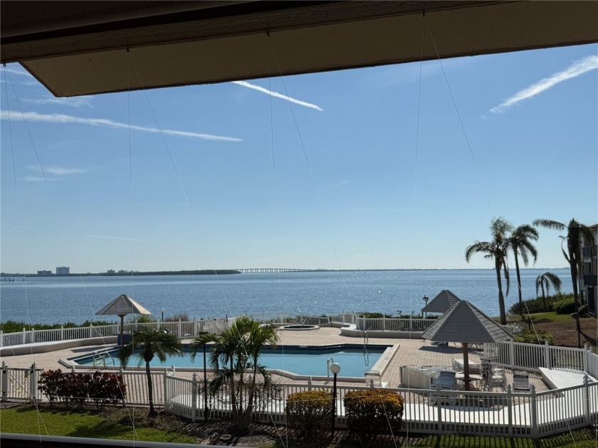 This BEAUTIFUL,DESIRABLE 2BED/2BATH 2nd FLOOR VILLA will please - Beach Condo for sale in St. Petersburg, Florida on Beachhouse.com