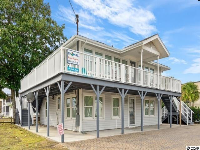 Ocean view and only A Block Away!  Spacious 5 bedroom, 3 baths - Beach Home for sale in North Myrtle Beach, South Carolina on Beachhouse.com