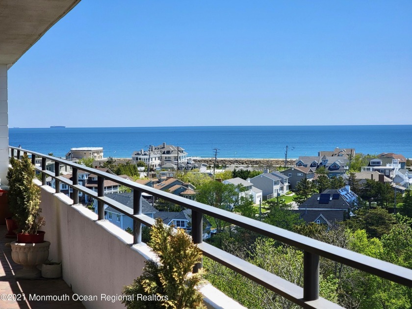 LIVE BEAUTIFULLY. Rarely available ''12'' Line on the coveted - Beach Condo for sale in Monmouth Beach, New Jersey on Beachhouse.com